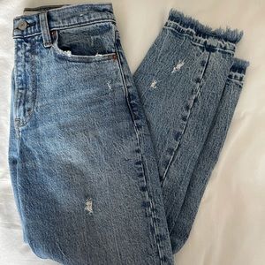Abercrombie & Fitch The Mom High Rise Jeans